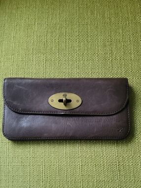 Mulberry Vintage Leather Turn-Lock Wallet Clutch